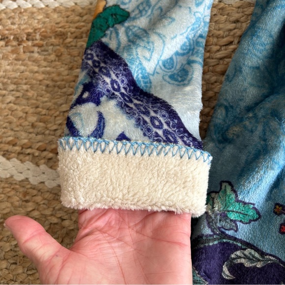 Johnny Was Biya Shellinay Sherpa Jacket with Tote Gift Bag - Picture 11 of 16